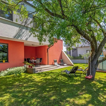 Casa vacanze Awesome In With Kitchen Pola