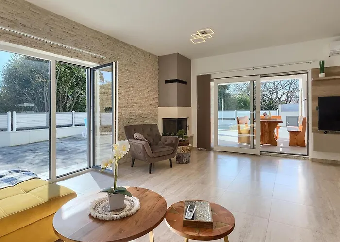 Pervan بيت للعطل *