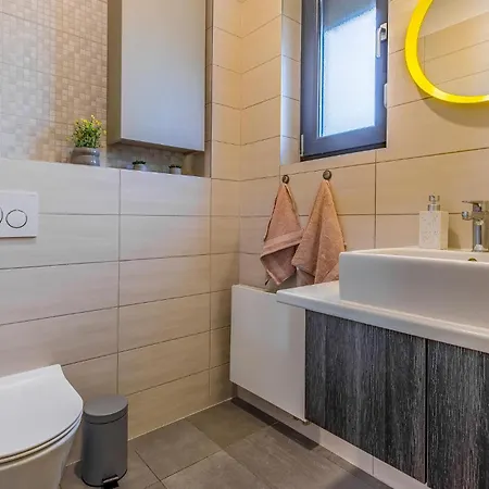 Awesome In With Kitchen Holiday home