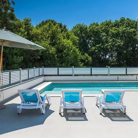 Pervan Holiday home *